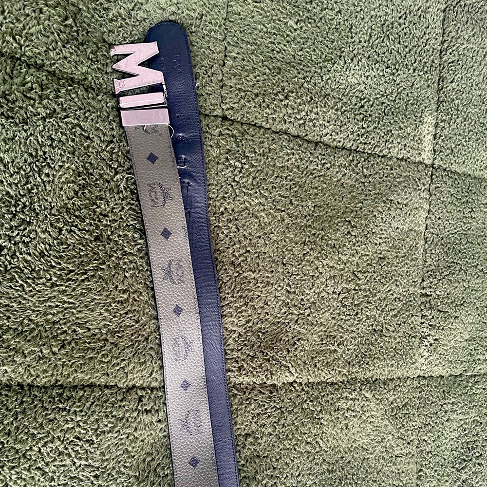 Mcm reversible belt